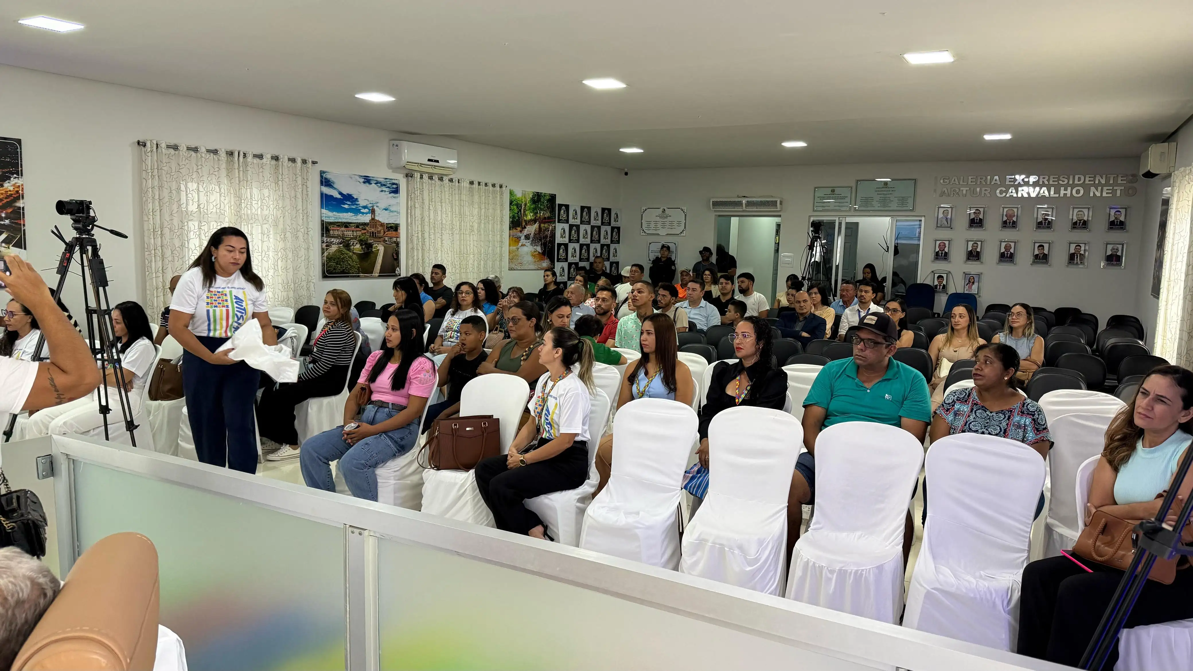 Foto 2 – Câmara Municipal de Grajaú realiza sessão especial pelo Dia Mundial da Conscientização do Autismo!